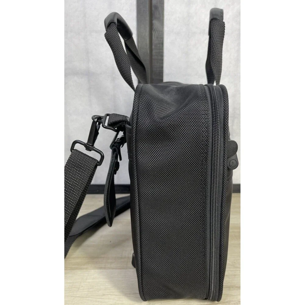 BRIGGS & RILEY Nylon Laptop Messenger, Shoulder Strap Bag.